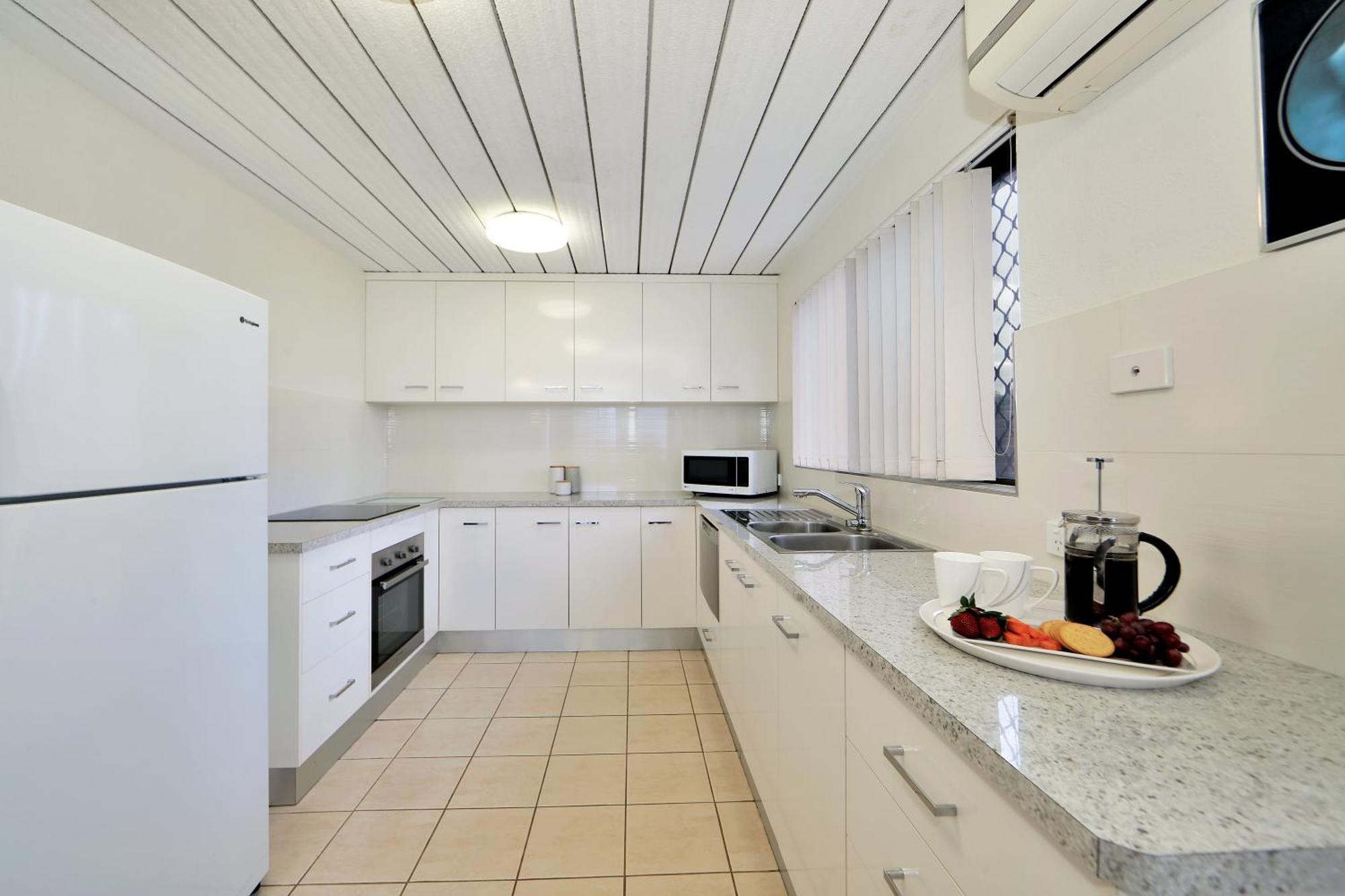 Nautilus Beachside Apartments Bargara Szoba fotó