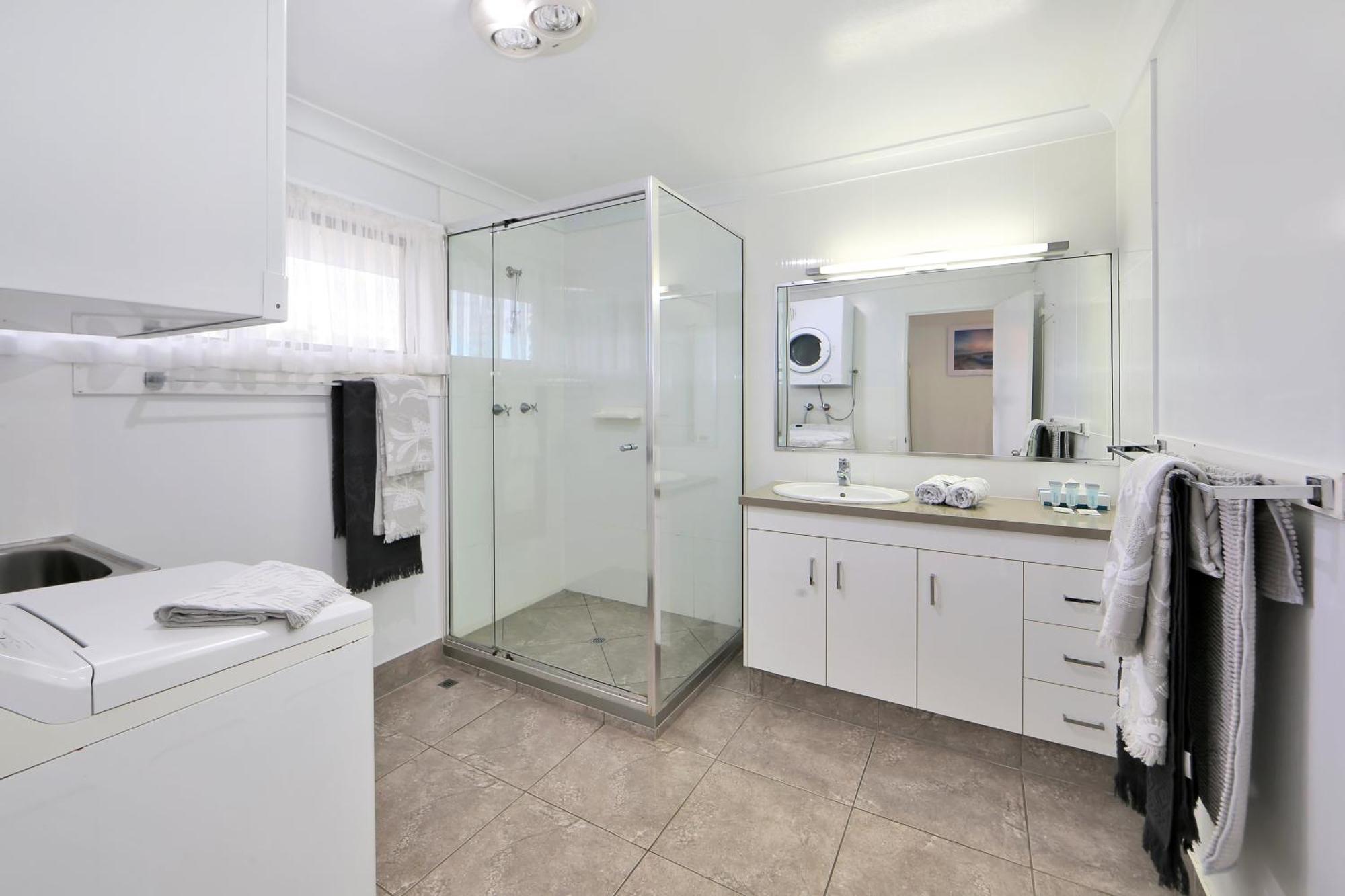 Nautilus Beachside Apartments Bargara Szoba fotó