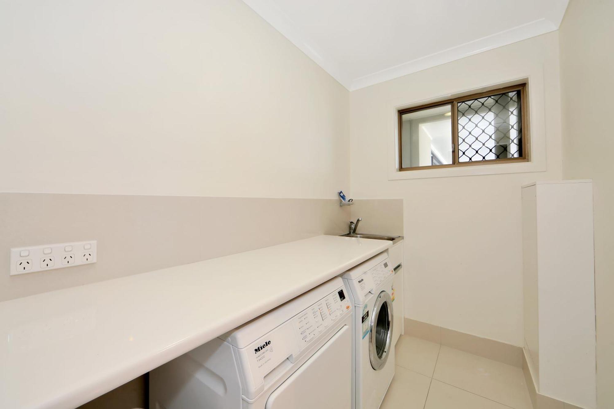 Nautilus Beachside Apartments Bargara Szoba fotó