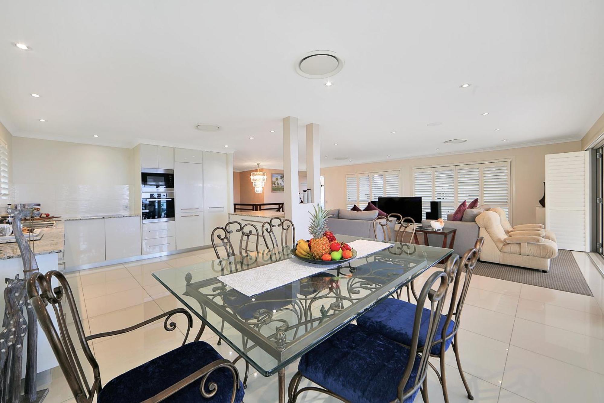 Nautilus Beachside Apartments Bargara Szoba fotó