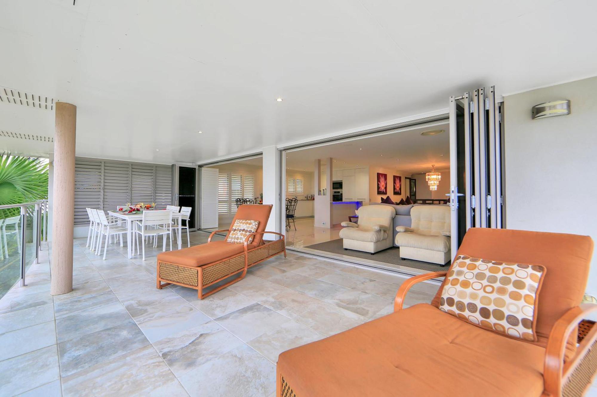 Nautilus Beachside Apartments Bargara Szoba fotó